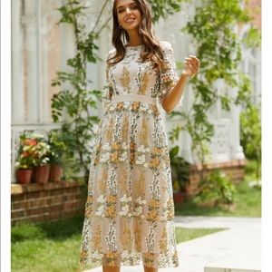 Midi embroidered dress size M